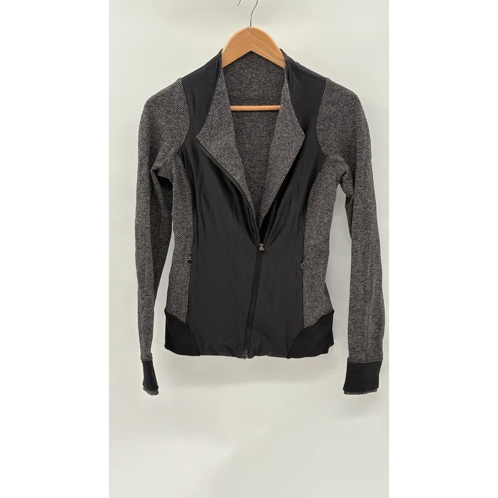 Lululemon Jacket Emerge Renewed Women Size 6 Gray Black Full Zip Moto Style Luon